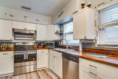 Largo Duplex with Patio, Near Beaches and Dining! in Largo, USA
