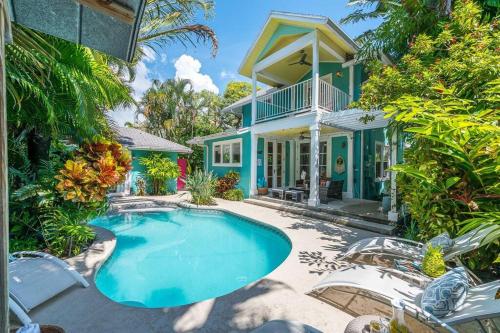 Historic El Cid with Guest Cottage & Tropical Pool