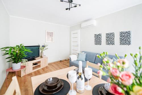 NiceOne Apartment Number 3 - W samym Centrum! AC, Wroclaw