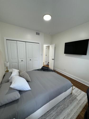 Chic Euro City Getaway- Close to Downtown secondary