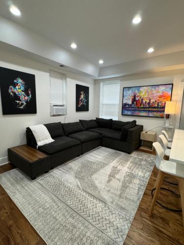 Chic Euro City Getaway- Close to Downtown in Chicago, USA