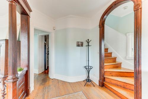 Charming Victorian Retreat with Hudson River Views in New Windsor (NY)