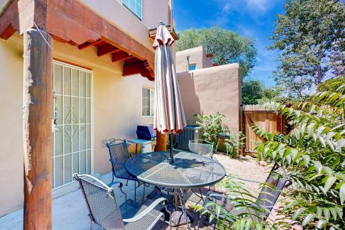Closson Charmer Apt 2 in Santa Fe, USA