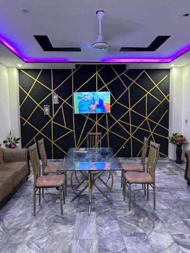 The Luxury Girls Hostel- LDA Avenue - image 7