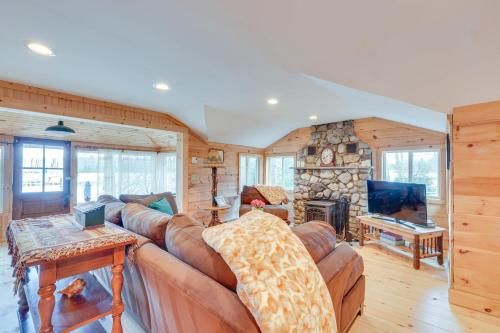 Lakefront Property in the Heart of the Catskills! in Rock Hill, USA