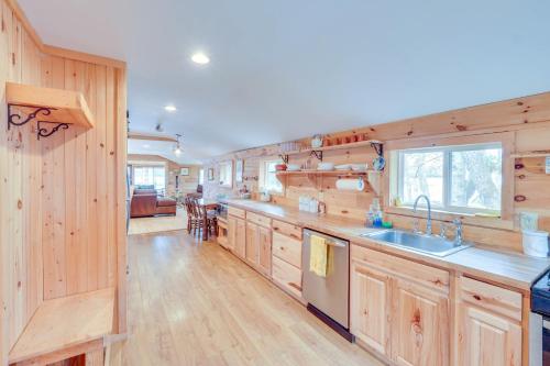 Lakefront Property in the Heart of the Catskills! in Rock Hill, USA