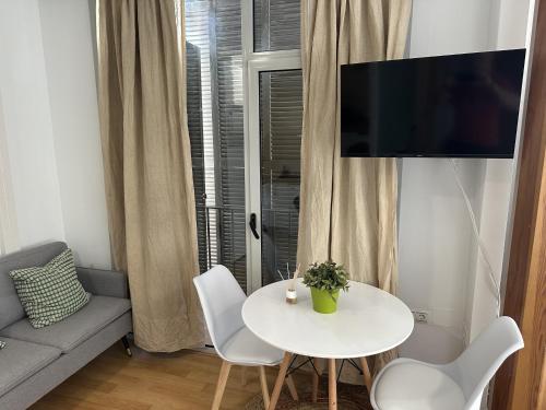 Apartamento Carreteria Centro Málaga - Tap to explore photos