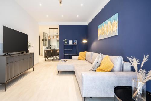 Admiral Blue Apartment with balcony 1