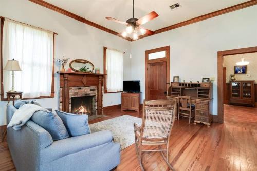 Historic Home, Downtown Scott, Sleeps 6, Near Interstate 10 Historic Home, Downtown Scott, Sleeps 6, Near Interstate 10