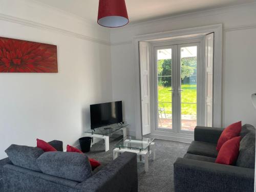 Спільний лаунж/ТБ зона, 4 Bed house, 2 bath with large garden and free parking - Sleeps 8 in Portswood
