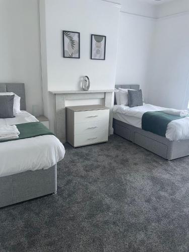 Ліжко, 4 Bed house, 2 bath with large garden and free parking - Sleeps 8 in Portswood