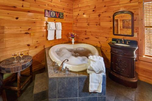 Snuggled Inn – Gatlinburg, TN