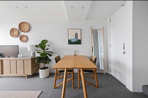 The Little Beachside Apartment - image 12