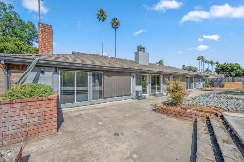 Oakdale Retreat with Pool & More in Los Angeles, USA