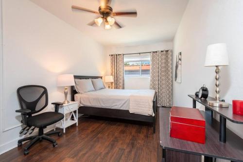 Marina Gem Spacious 2BR Apt with Patio Parking