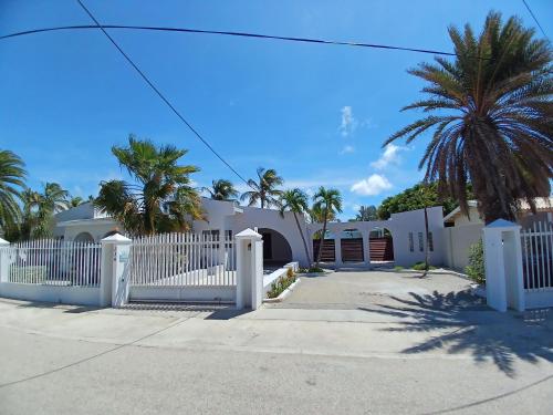 Private Luxury Villa Palm Beach photo 2