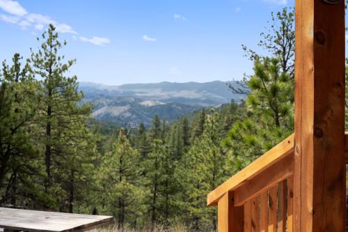 Off Grid Cozy Private Cabin - image 10