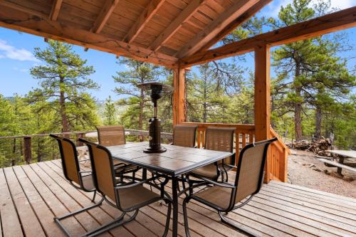 Off Grid Cozy Private Cabin in Kaskada (MT)
