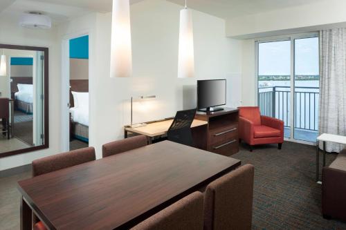 2 bedrooms, 3 beds