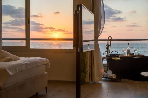 מאליבו Malibu in Kiryat Yam