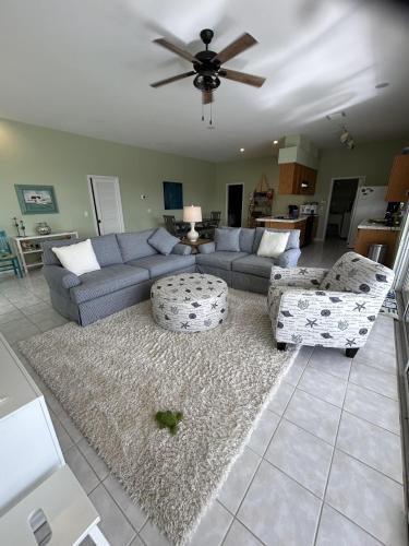 Beautiful house located in the prestigious neighborhood of Port Antigua on a deep, wide canal, home in Islamorada, USA