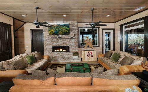 Hibernation Retreat in Pigeon Forge, USA
