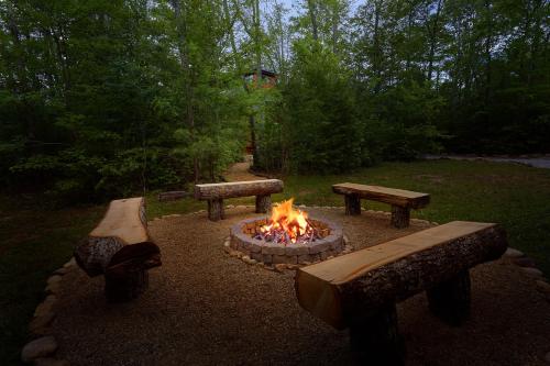 Cherokee Pool Lodge in Jenkins Mill, USA