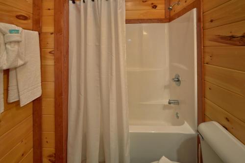 Sweet Tranquility Pool Lodge - image 6