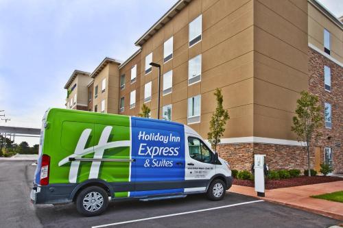Holiday Inn Express & Suites Ann Arbor West - Zeeb Rd By IHG - 로비
