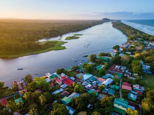 Caribbean View House in Tortuguero