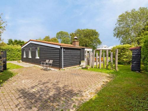 Holiday home with Gypsy wagon Holiday home with Gypsy wagon