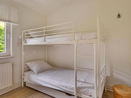 Holiday home with Gypsy wagon Holiday home with Gypsy wagon