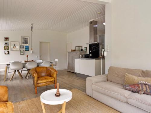 Holiday home with Gypsy wagon Holiday home with Gypsy wagon