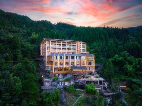 . Longji Panorama Hotel 龙脊全景楼大酒店