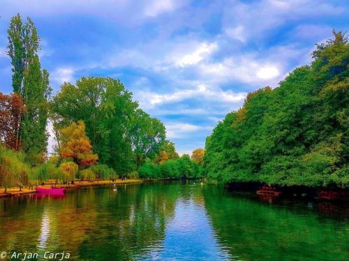 2BR Lakeside & Panoramic Balcony - Pogradec, Lake Ohrid, Pogradec (foto 9)