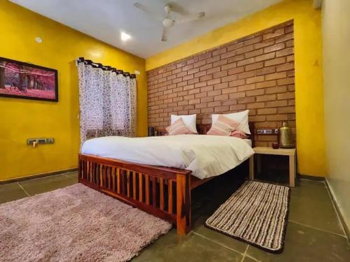 Comfy 4BHK Villa Only For Families