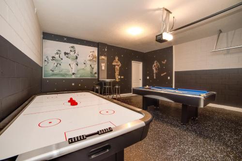 Last Minute Disney Getaway! Private Pool, Hot Tub & Games Room. Book Now! #26686 in Davenport, USA