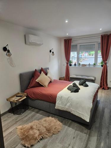 One-Bedroom Apartment with Garden View