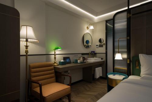 1 queen bed