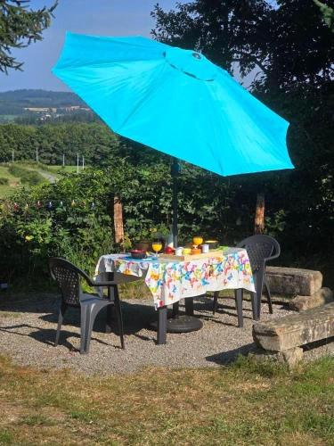 Food and beverages, Les Rochettes, joli appartement, tout neuf, calme et paisible in Saint-Gervais-d'Auvergne