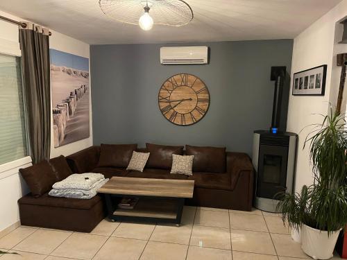 ヴィルヌーヴ=シュル=ロット Villa des palmiers 4つ星 シングルルーム 外観