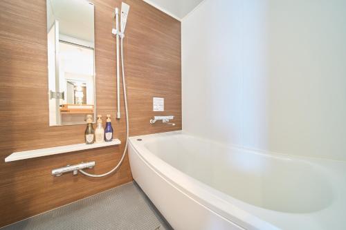 Moderate Twin Room - Smoking image 2
