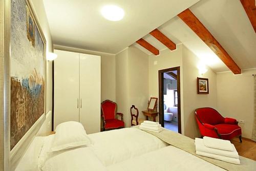 2 double beds