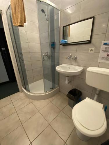 Economy Triple Room