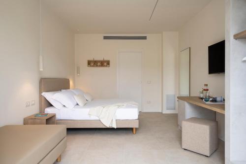 1 queen bed, 1 twin bed