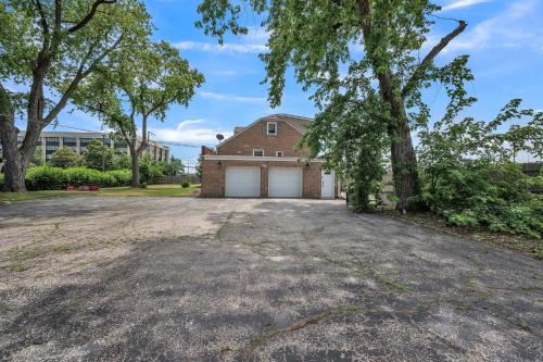 Serene & Charming 5BR Des Plaines Getaway - image 13
