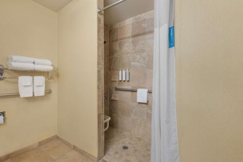 Hampton Inn Pendleton - image 11
