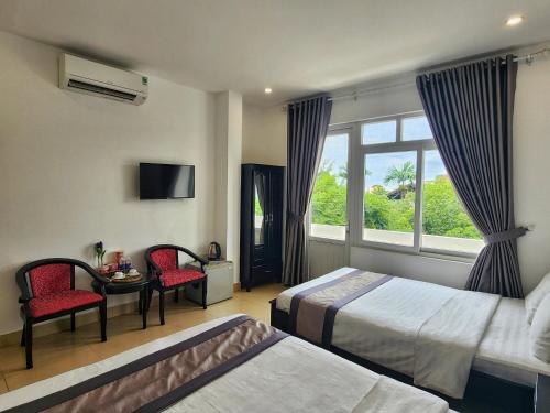 Deluxe Double Room with Balcony image 5