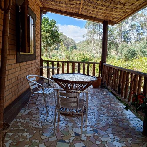 Amoron'ny Ala in Andasibe