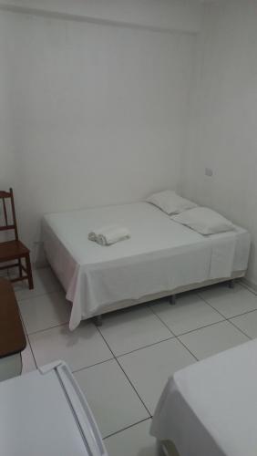 1 double bed, 1 twin bed